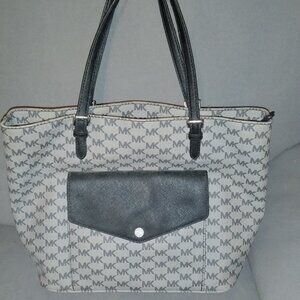 Michael Kors Jet Set Signature Saffiano leather tote bag